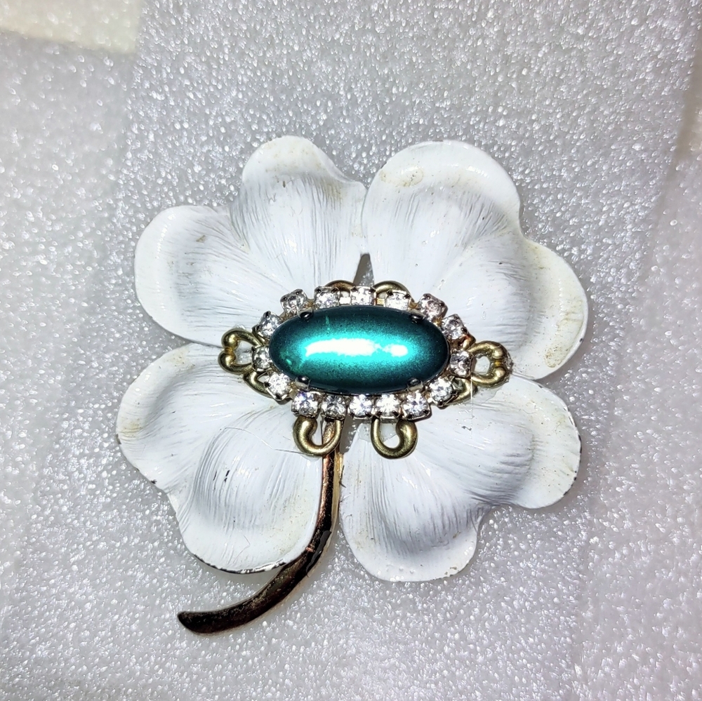 White Enamel Clover Flower Vintage Brooch Green Crystal Enhancement